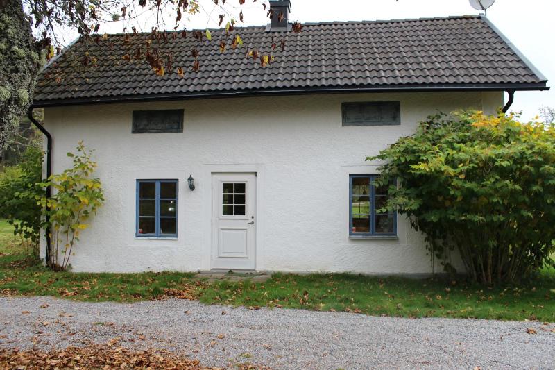 Three-Bedroom House image 2