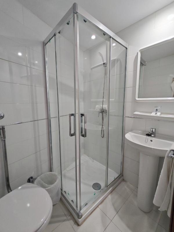 Single Room image 4