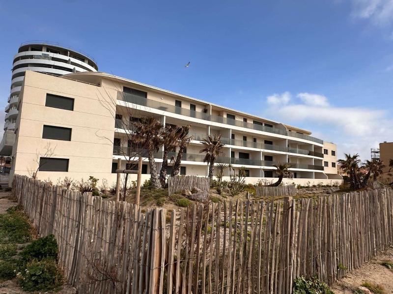 Superbe T2 avec grande terrasse et parking proche mer - FR-1-701-73 - image 4