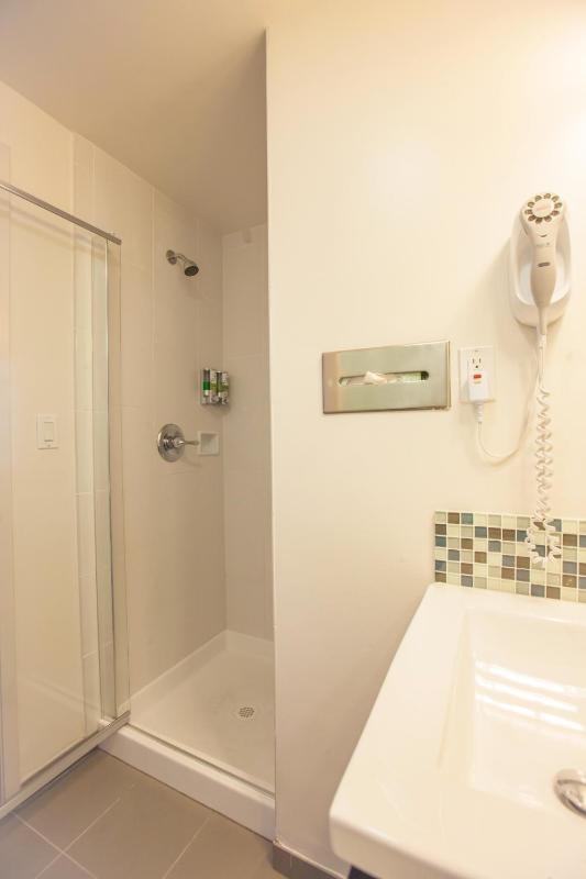 Double Room image 3
