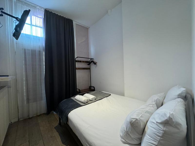 Double Room with Balcony image 1