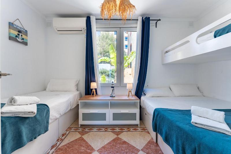 Dona Lola Sandra - Cozy beach front house with open sea views located in Calahonda only few minutes away from Marbella - Costa del sol CS111 - image 31