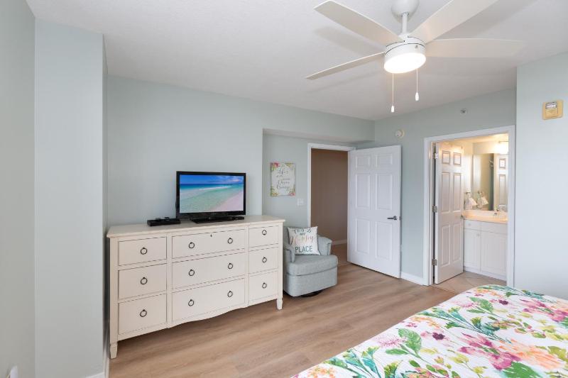 Destin West Sandpiper Bld 501 Bay side Condo - image 12