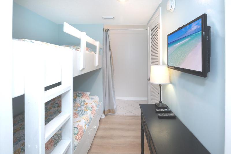 Destin West Sandpiper Bld 501 Bay side Condo - image 5