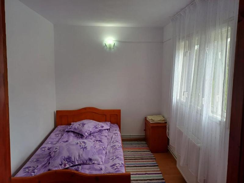 Double Room with Shared Bathroom image 1
