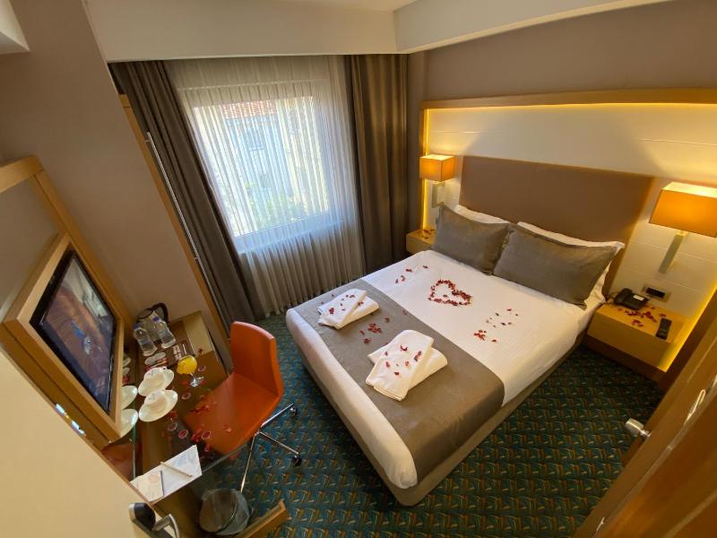 Standard Double Room image 1