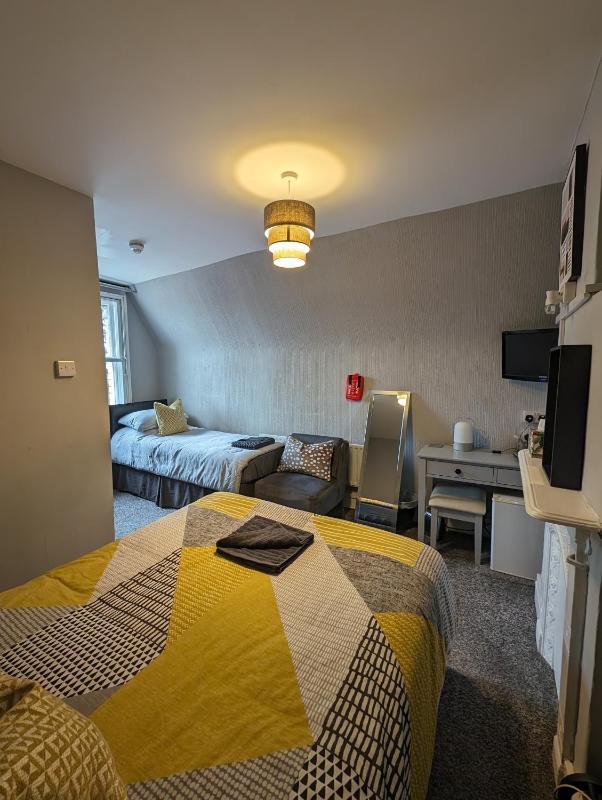 Budget Double or Twin Room image 2