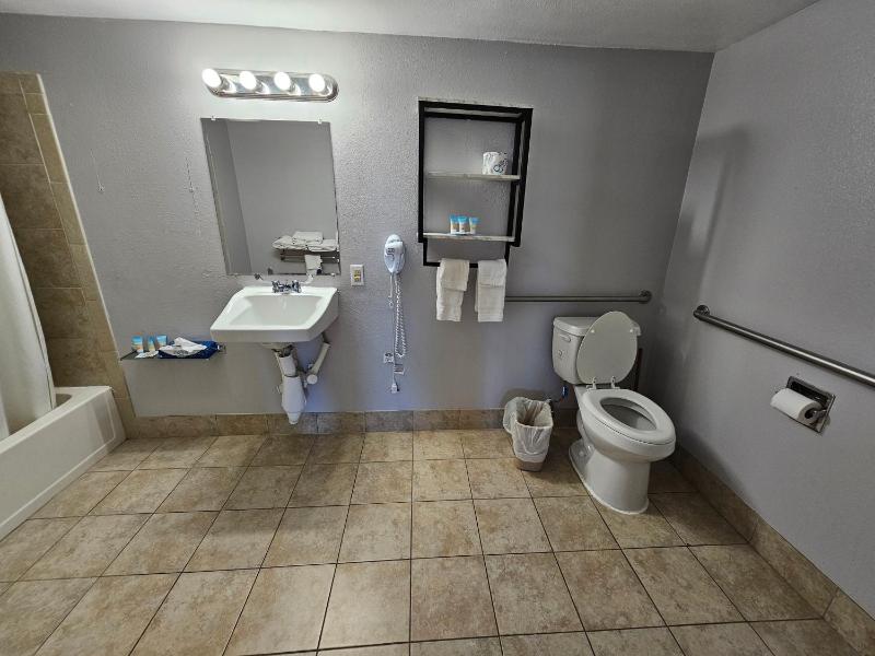 Double Room with Two Double Beds - Non-Smoking image 2
