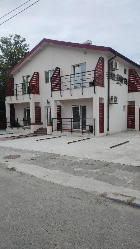 Mar-Mari's - image 3