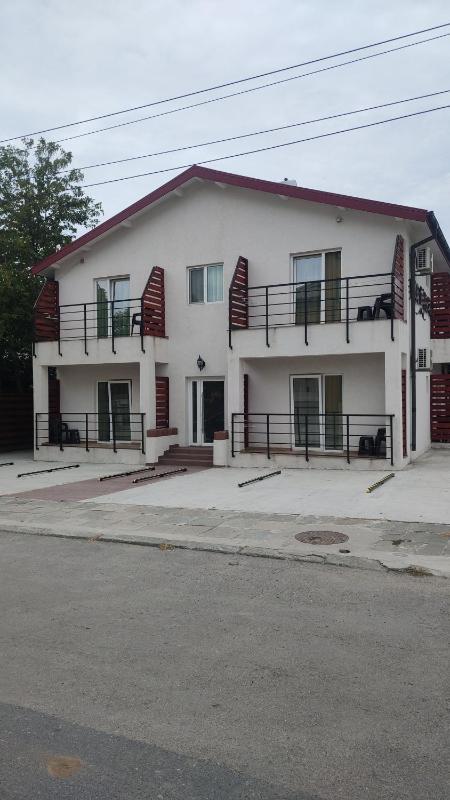 Mar-Mari's - image 2