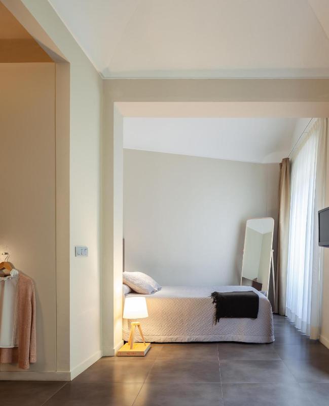 Double Room image 2