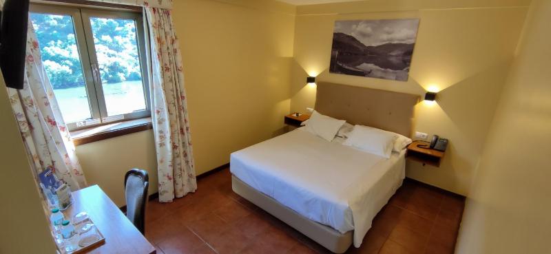 Double Room with River View image 1
