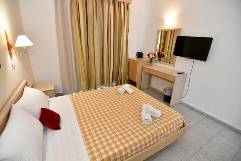 Standard Double or Twin Room with Garden View image 1