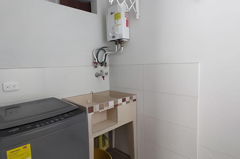 Amplios Apartamentos San Fernando Cerca a Centros Médicos - image 6