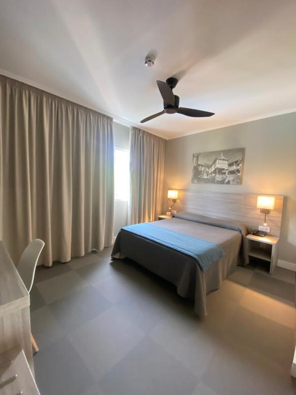 Hotel Combarro - image 11