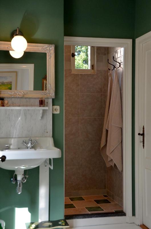 Triple Room with Private Bathroom image 4