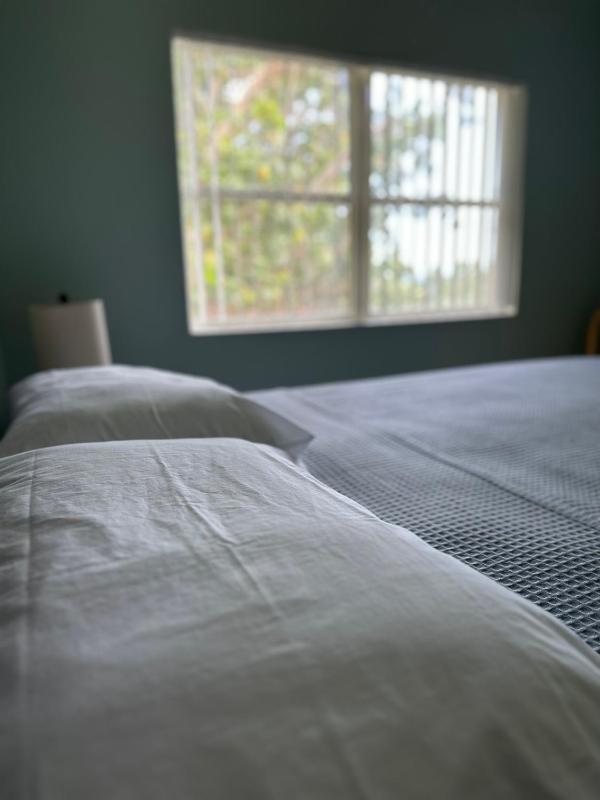 One-Bedroom Queen Suite with Ocean View image 4
