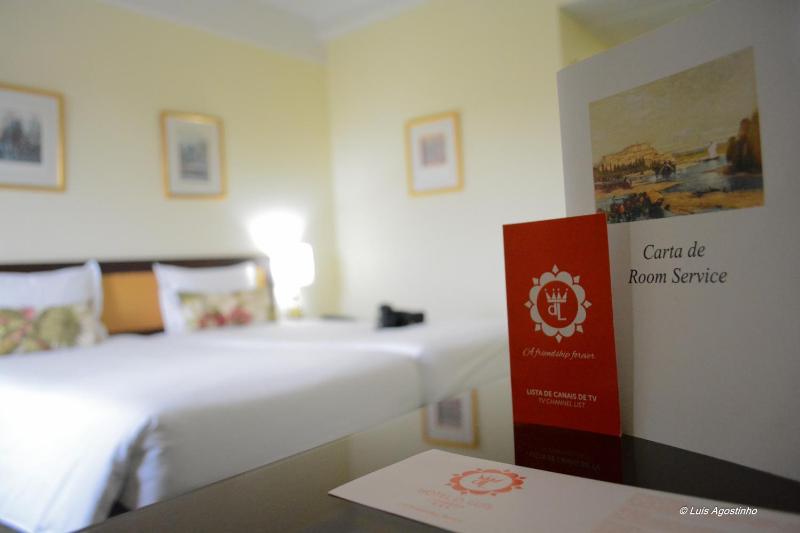 Double or Twin Room image 4