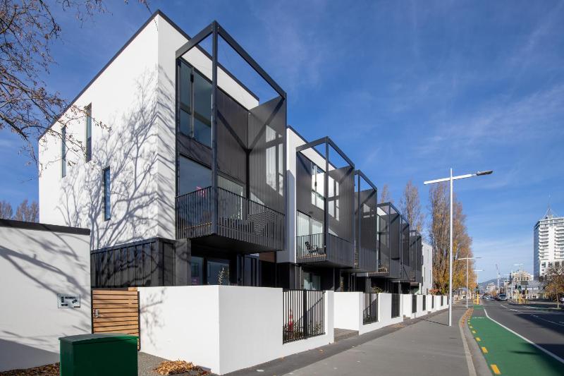 Modern and Central - Christchurch Apartment - image 5