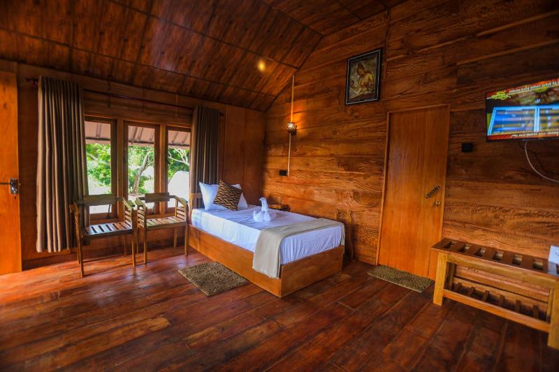 Lion Wood Treehouse - image 3