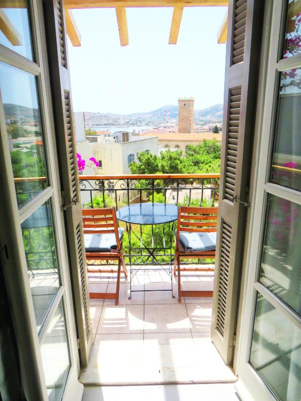 Double Room with Balcony image 3