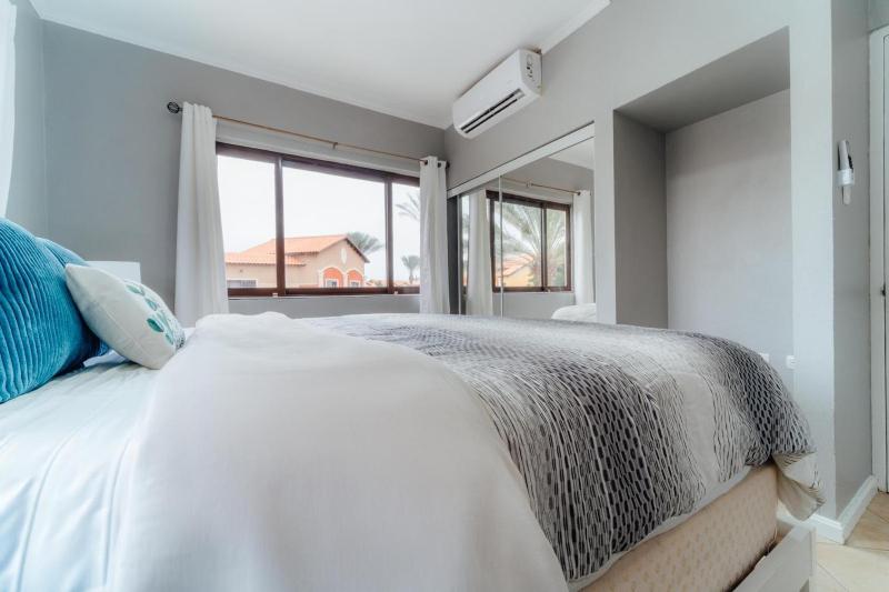 The best house in gold coast 4 bedrooms - image 14