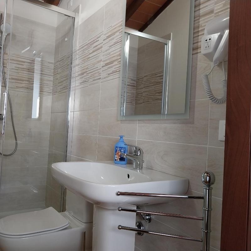 Deluxe Room image 3