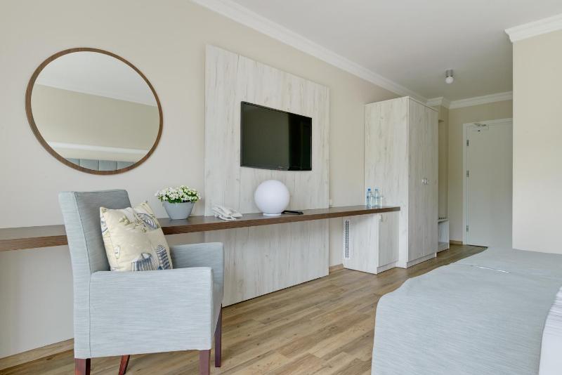 Standard Double Room image 4