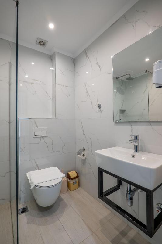 Triple Room with Garden View image 4