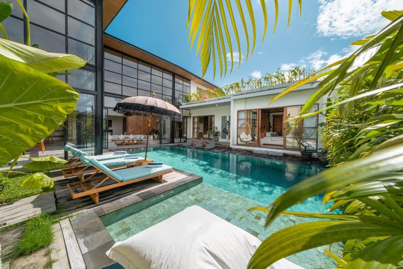Villa Lava - Tranquil 4BR Villa in Pererenan Amazing Pool - image 16