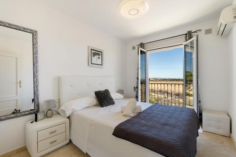 HE Vista Golf- Villamartin - image 18