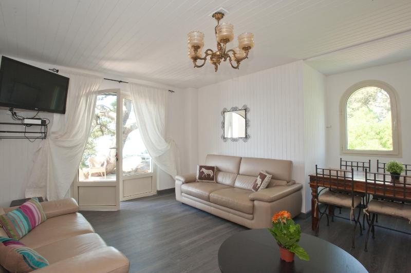 Two-Bedroom Villa - Beach Front image 4