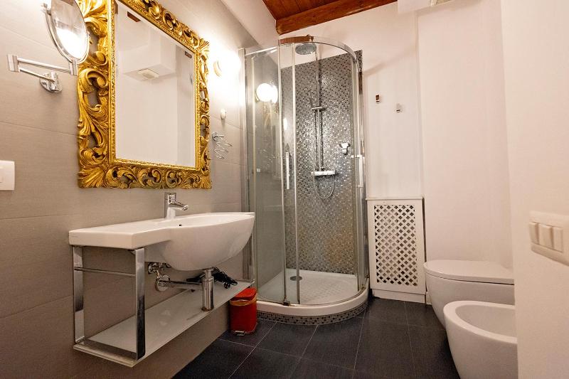 One-Bedroom Apartment (5 Adults) image 4