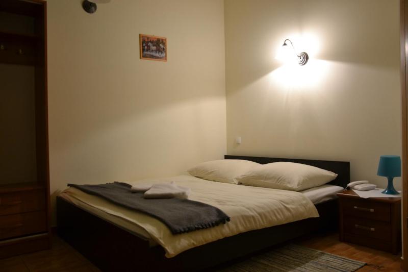 Budget Single Room image 4