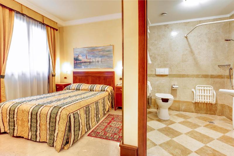 Economy Double Room image 1