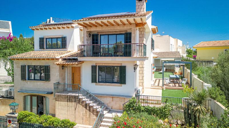 Superior Villa image 1