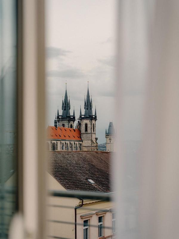 Deluxe Double Room with Balcony image 2