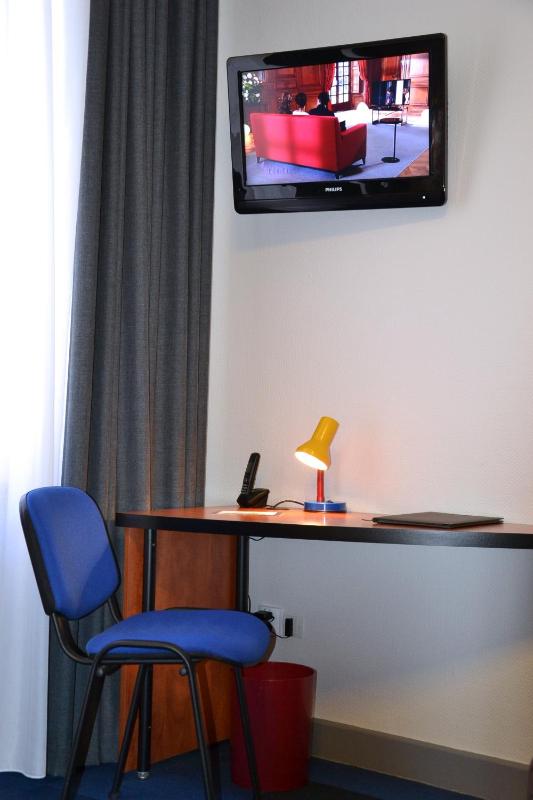 Twin Room image 1