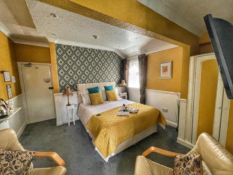 Deluxe Room image 4