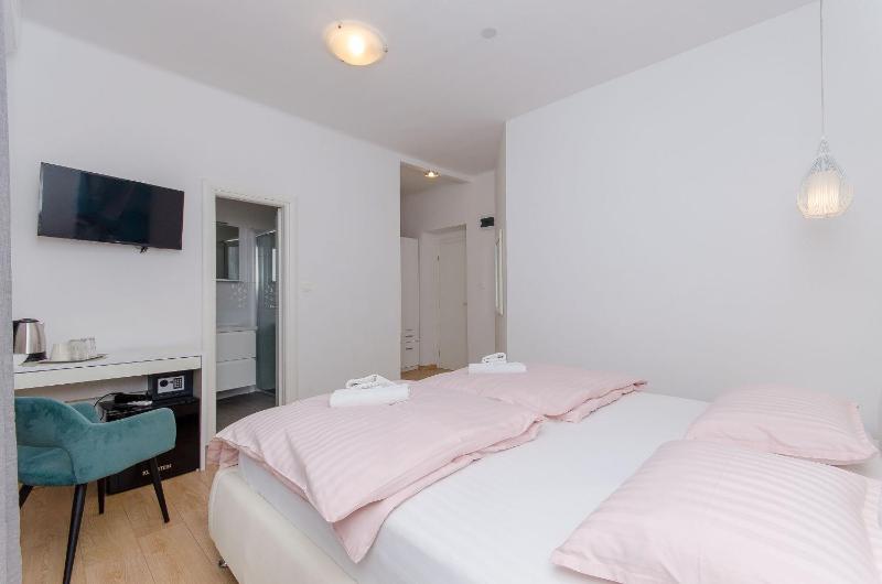 Apartment and Room Columbo - image 11