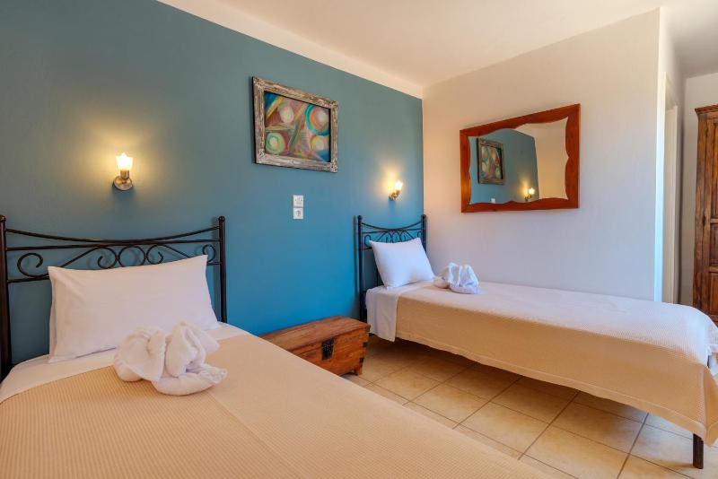 Two-Bedroom Family Suite with Sea View image 1