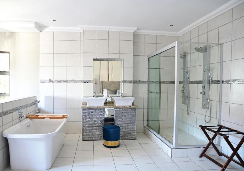 Omni The Pillar Boutique Hotel - image 3