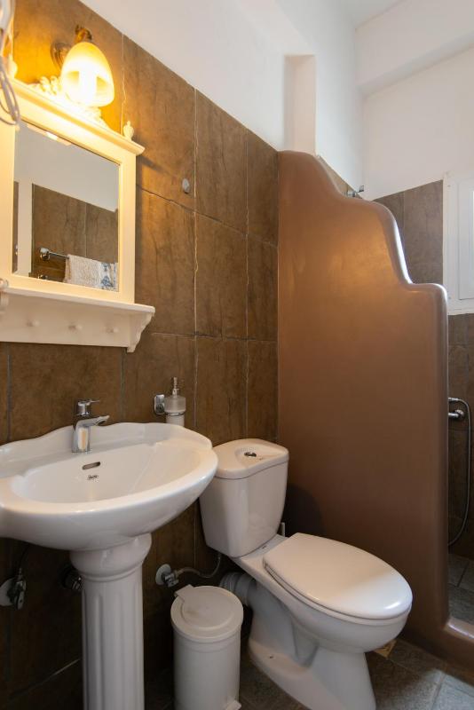 Standard Room with Mountain View image 2