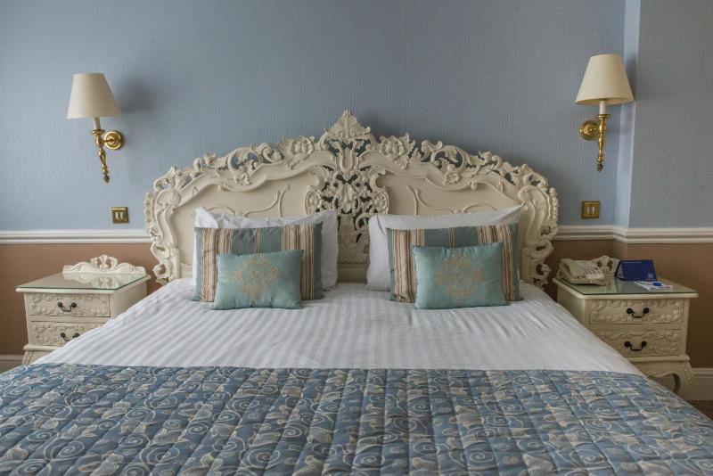 Manor House Superior Room image 3