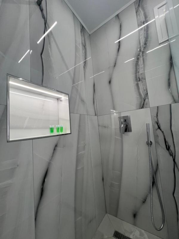 Standard Triple Room with Sea View image 3