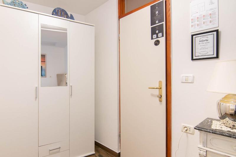 Double Room image 2