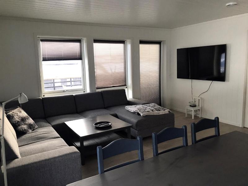 Three-Bedroom House image 1