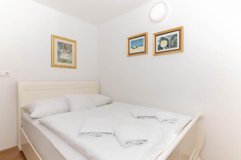 Deluxe Suite image 1