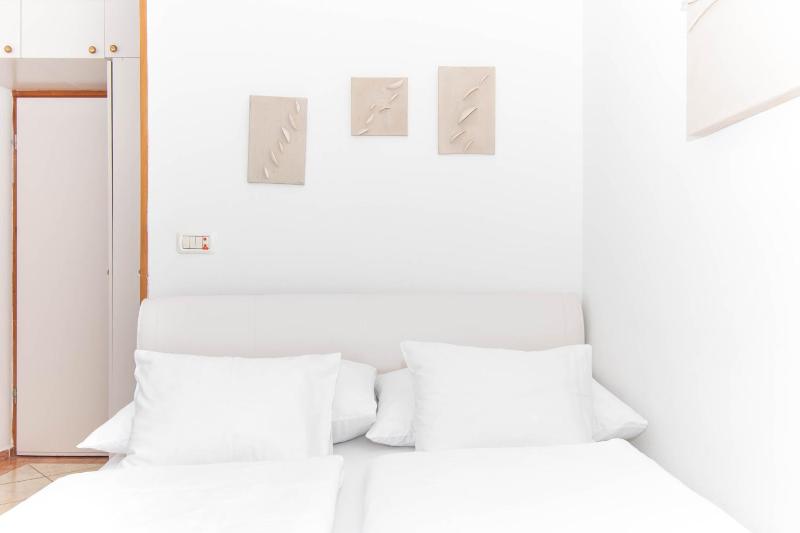 Double Room image 1