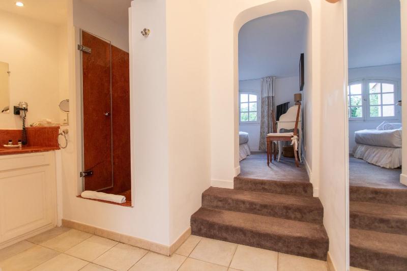 Double Room with Shower image 3